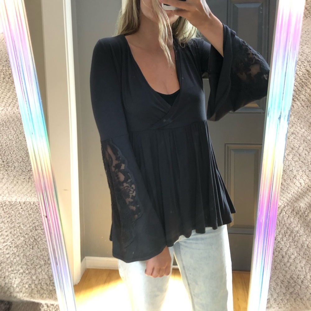American Eagle cotton blouse with bell sleeves!